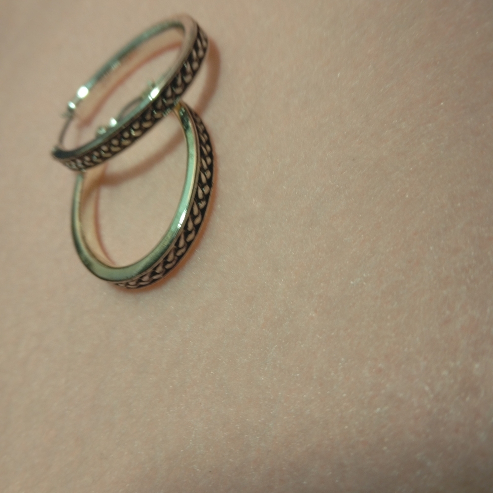 Chic Silver and Black Patterned Hoop Earrings